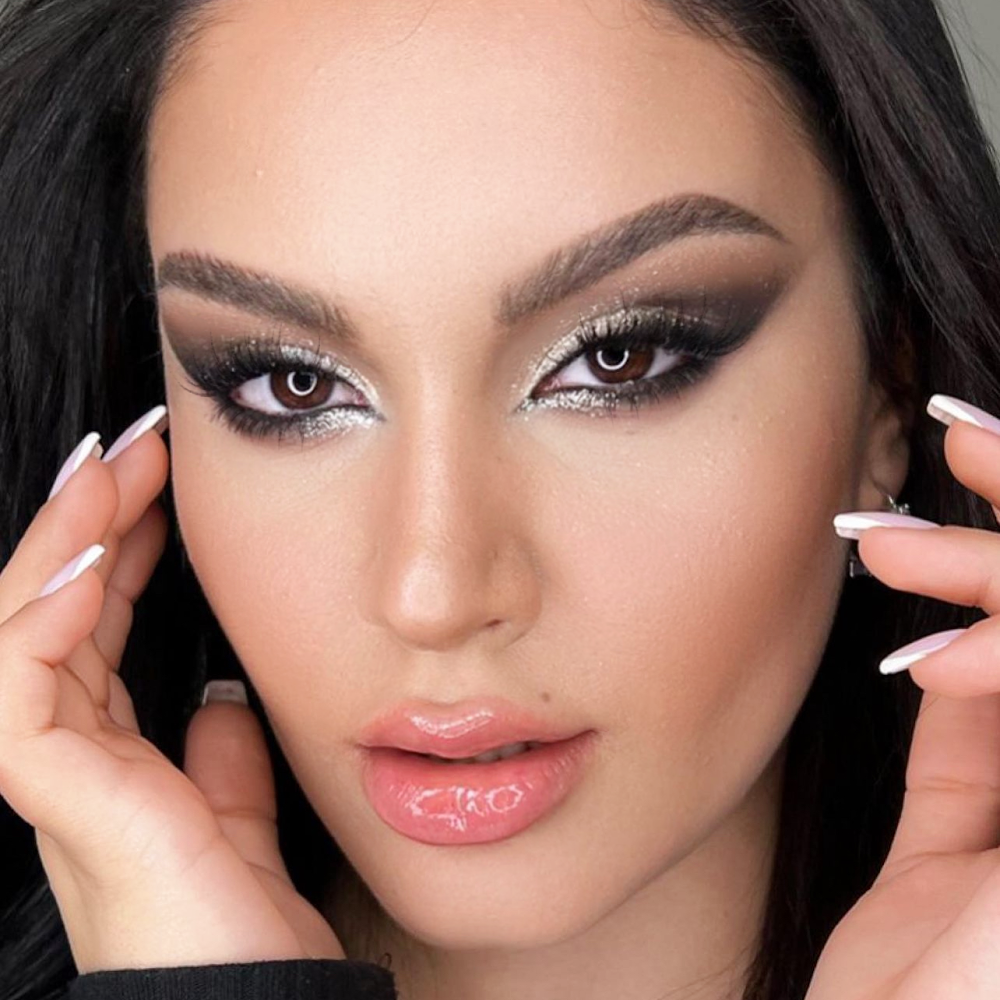 Hair & Makeup Studio Merve Berktürk (gelin makyajı, davet makyajı, özel gün makyajı ve mezuniyet makyajı)