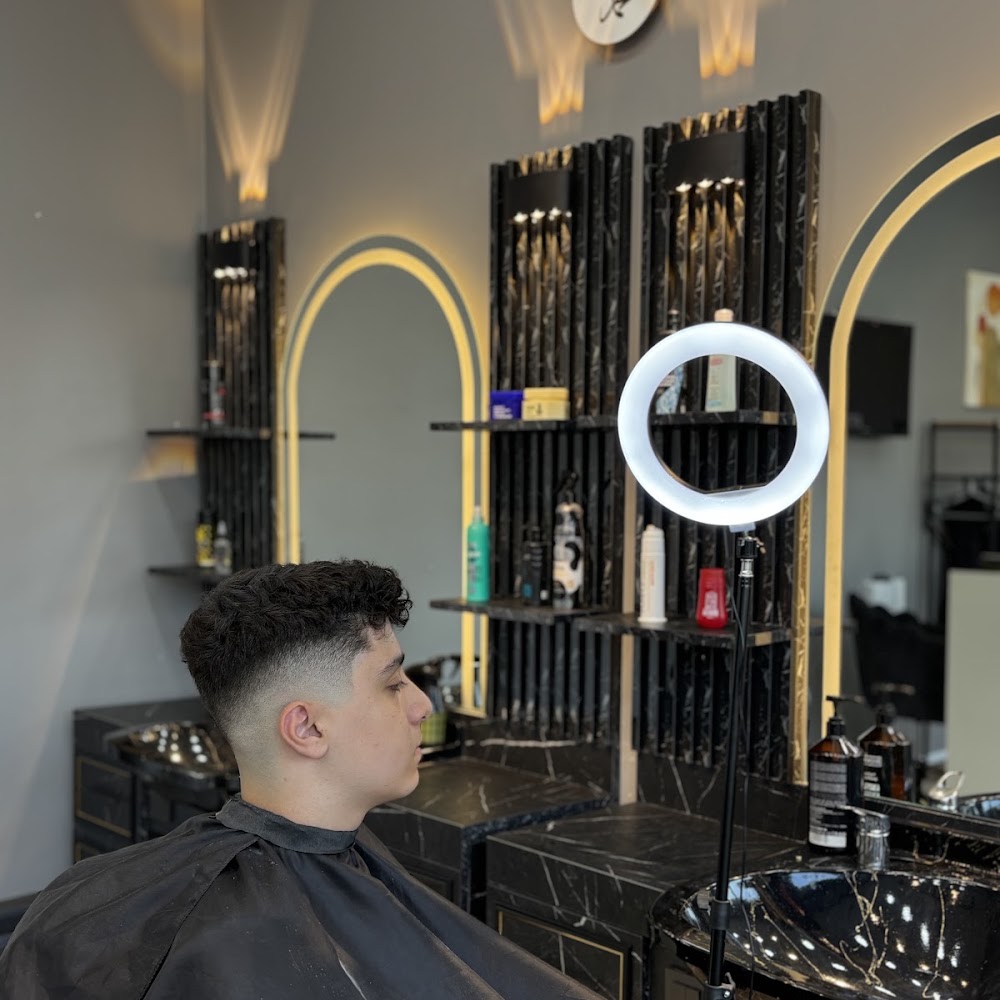 Saloon SS Barber Shop
