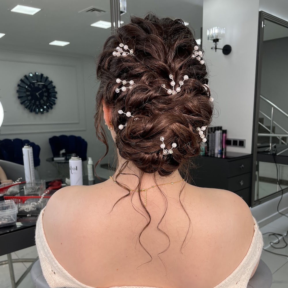 Simay SARIKAYA Hair & Makeup Studio