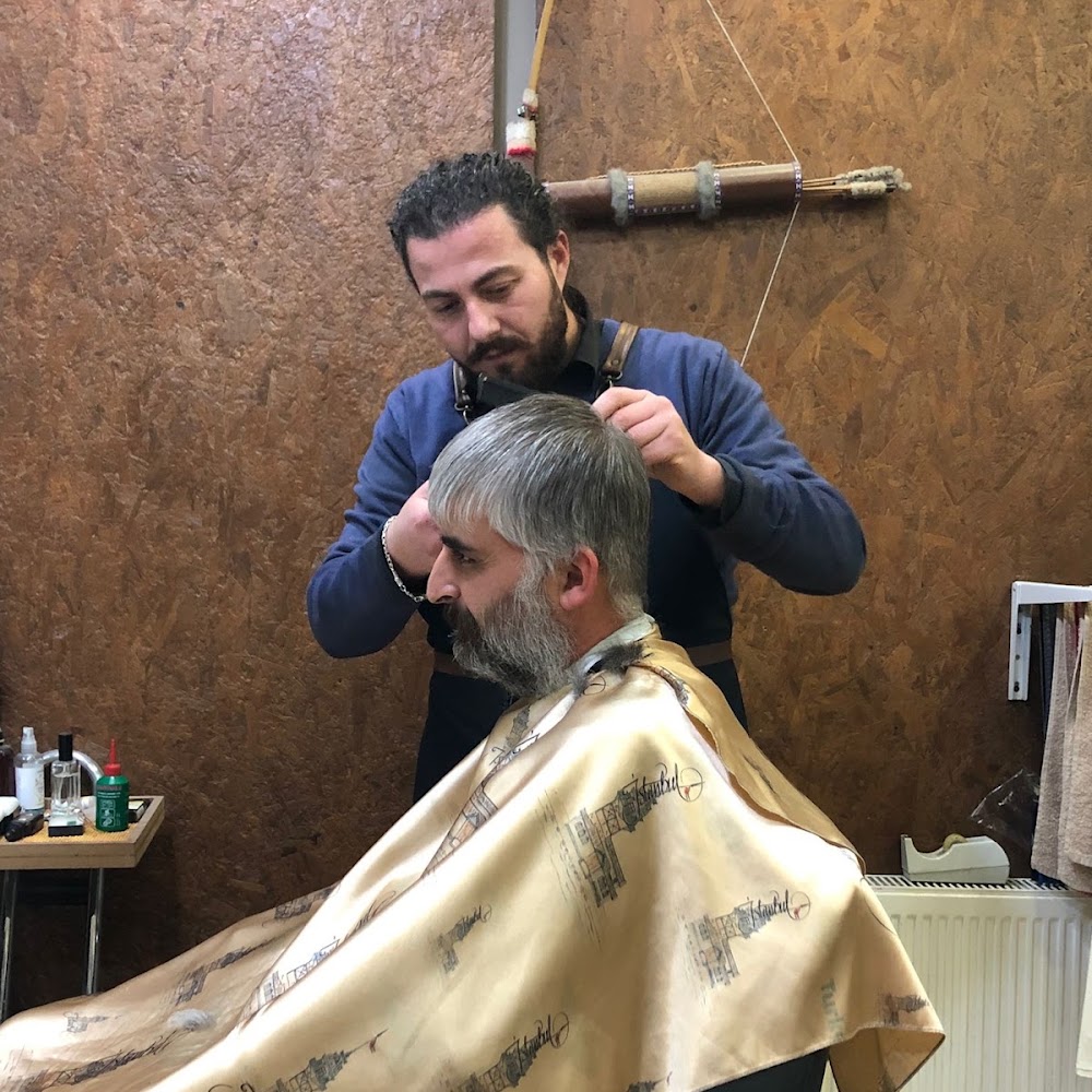By Makas Men's Barber